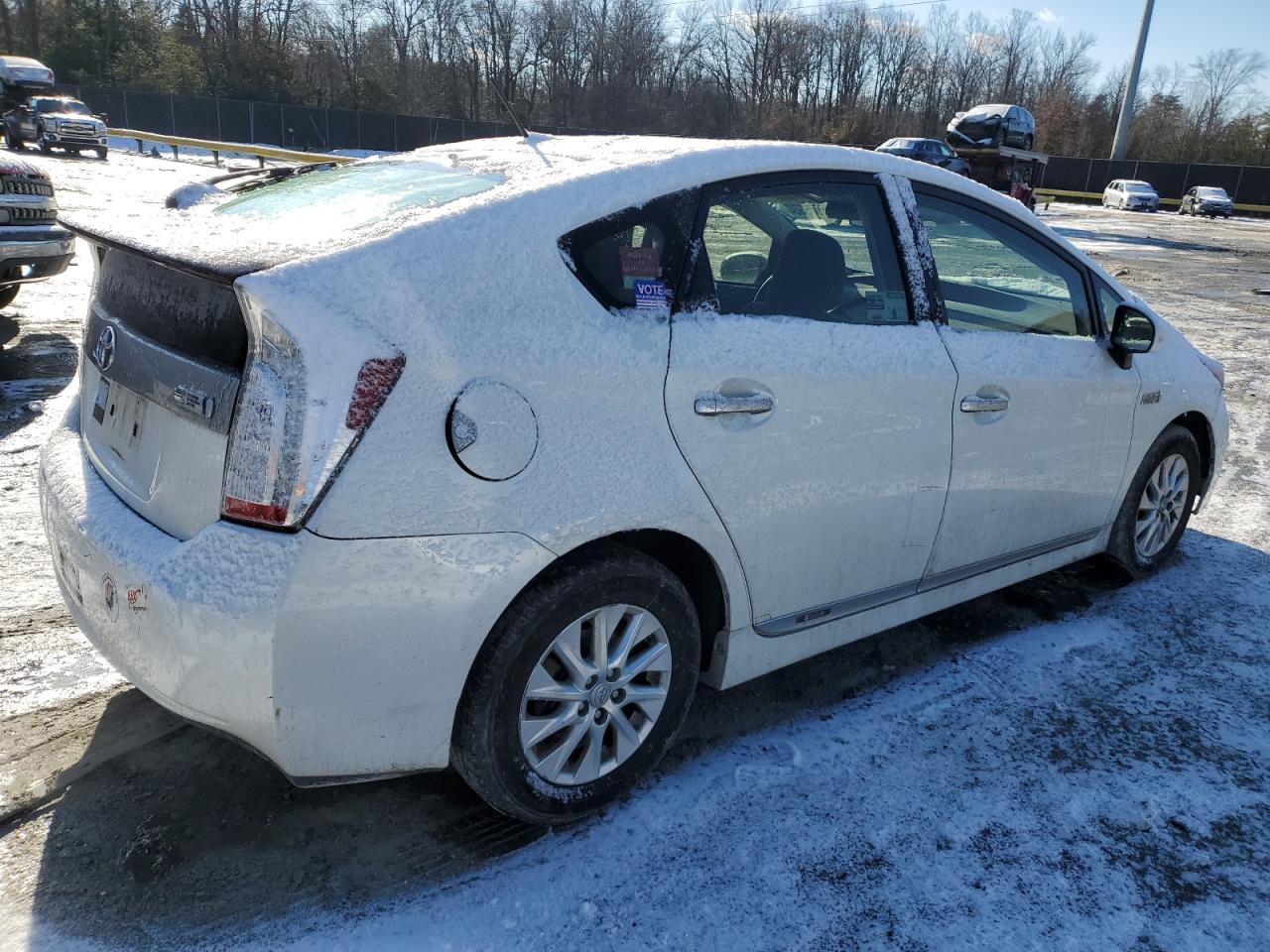 2015 TOYOTA PRIUS PLUG - Фото 3