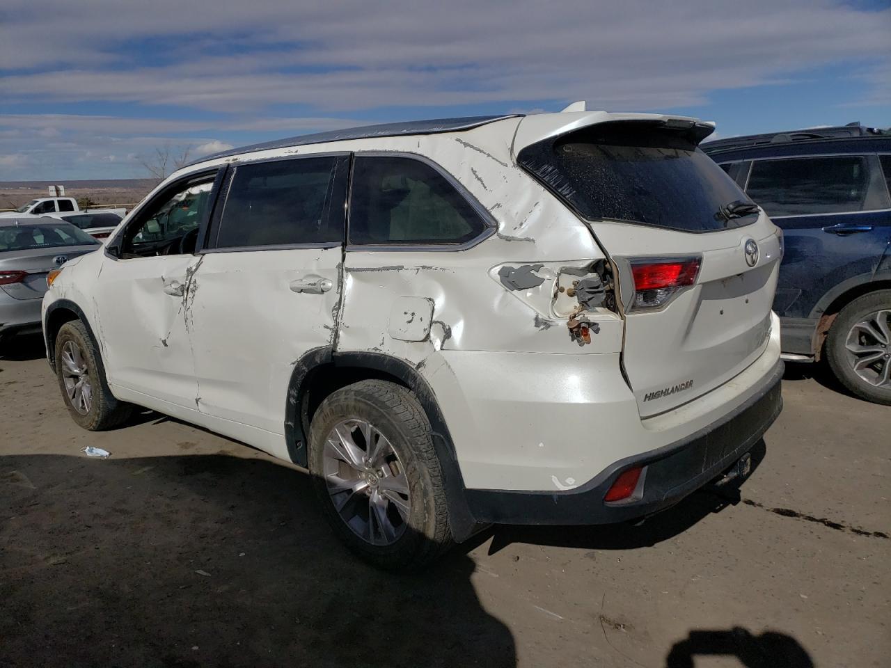 2015 TOYOTA HIGHLANDER - Image 2