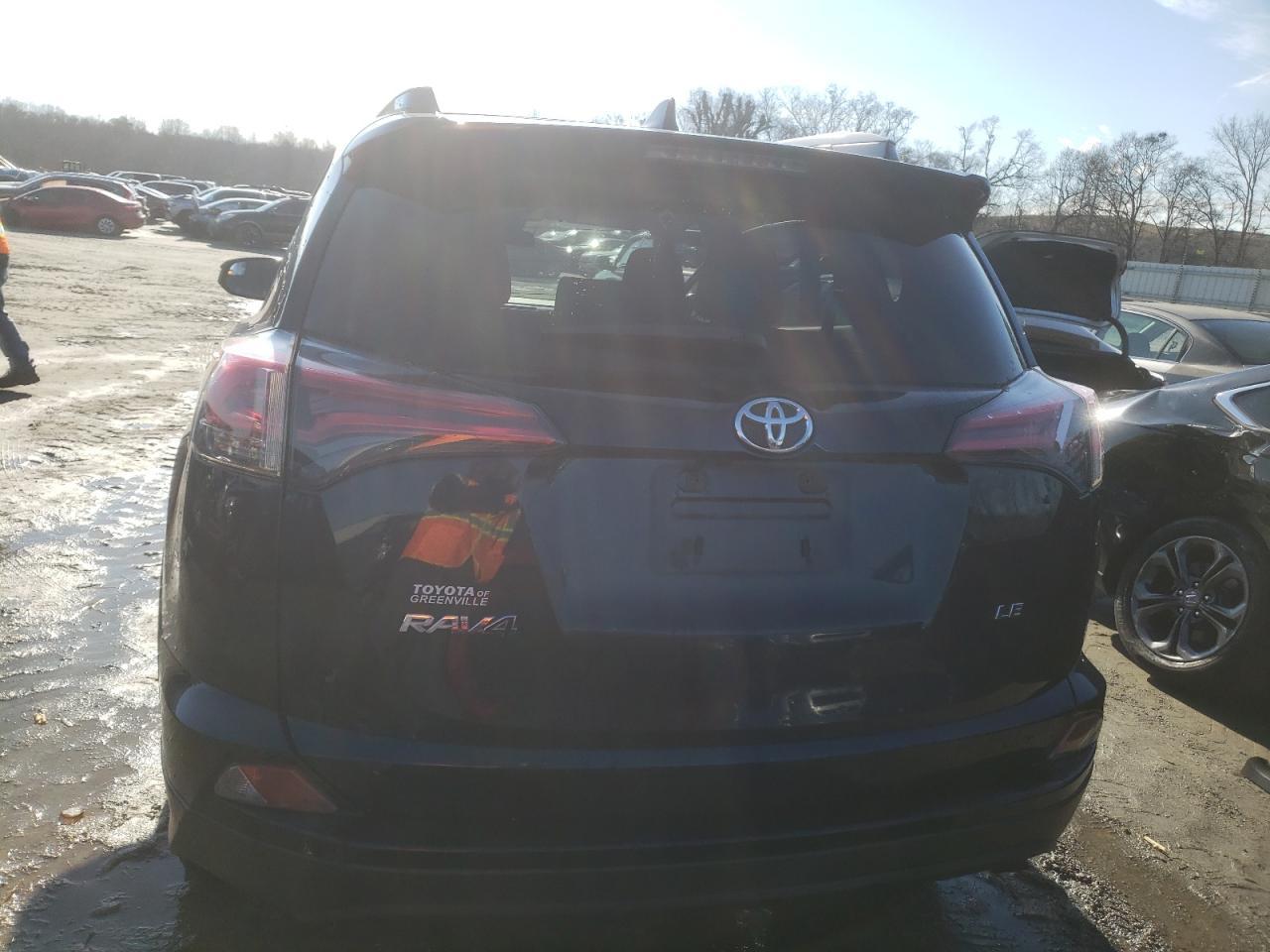 2018 TOYOTA RAV4 LE - Image 6