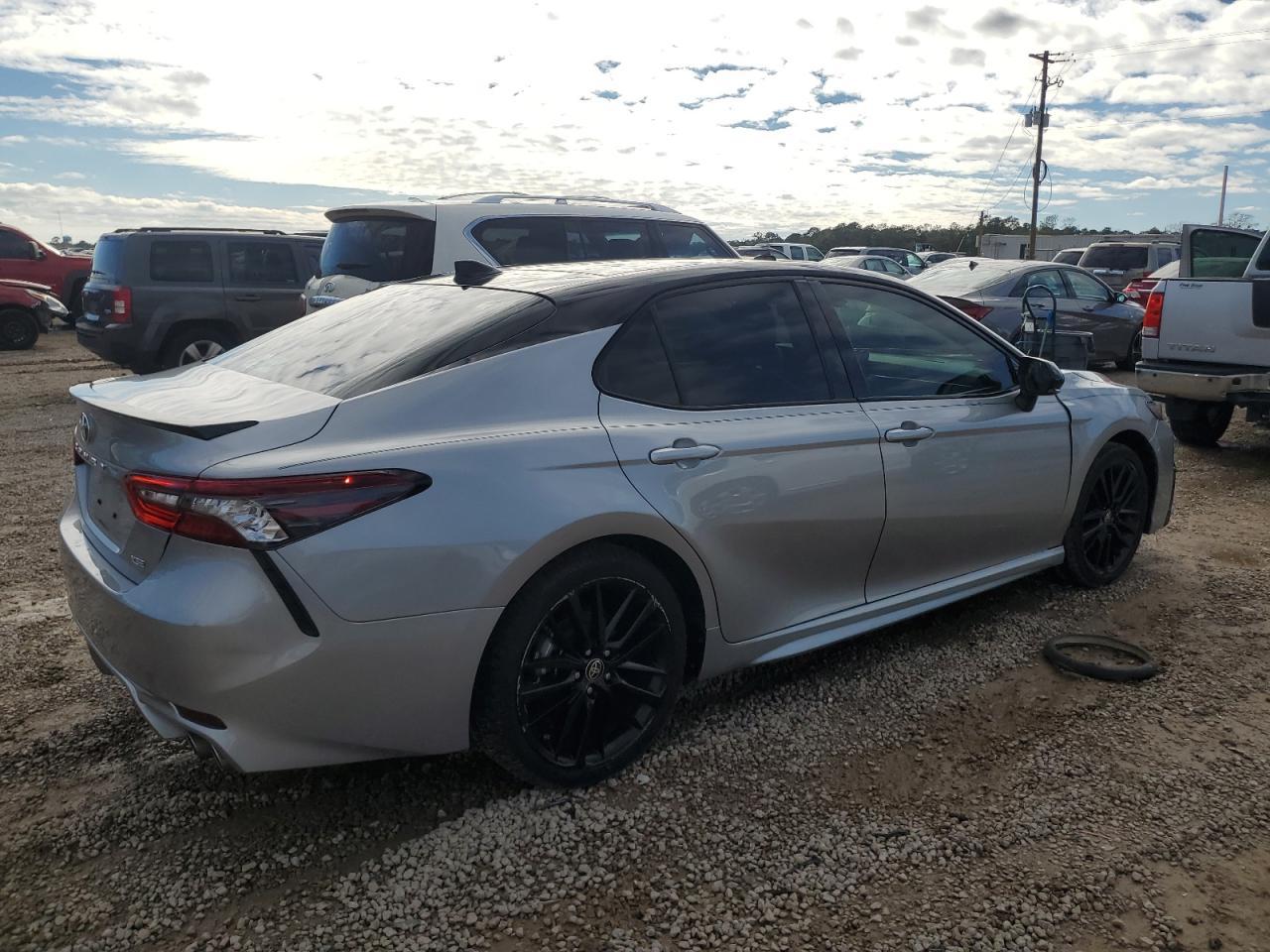 2022 TOYOTA CAMRY XSE - Image 3