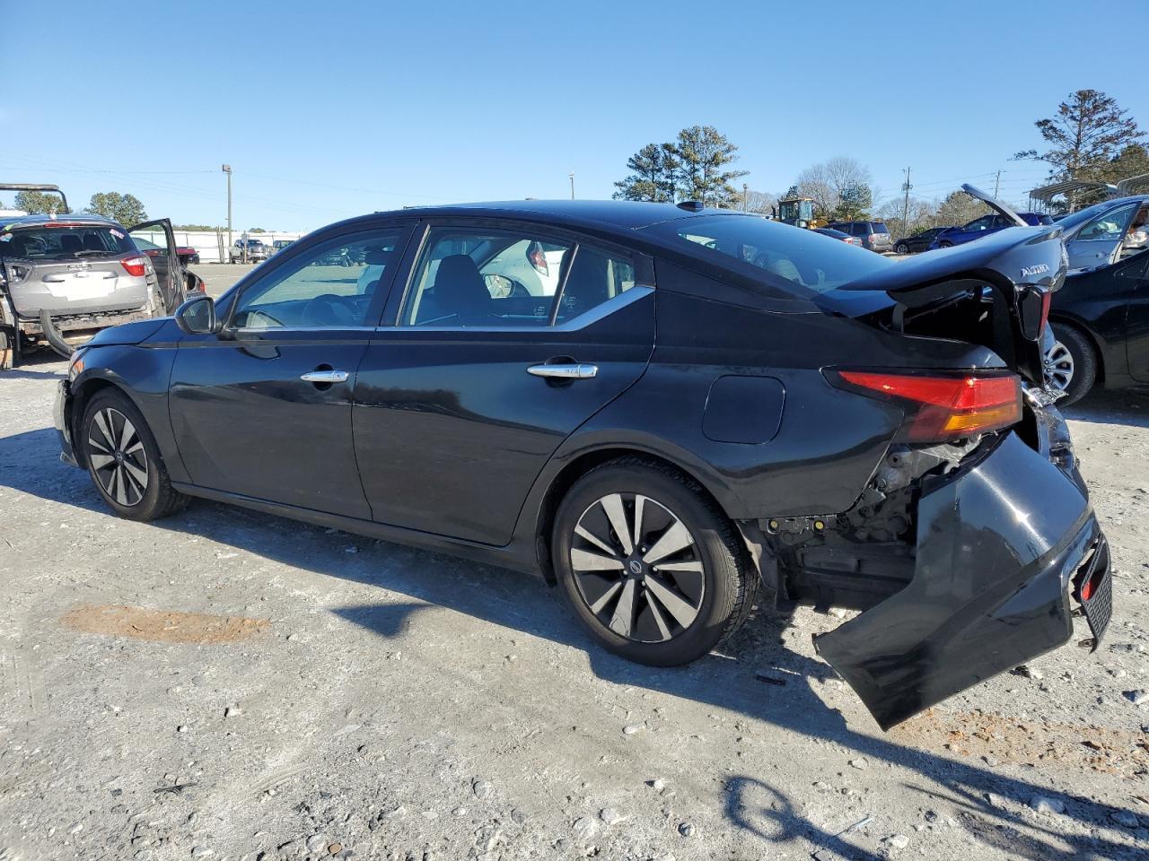 2022 NISSAN ALTIMA SV - Image 2