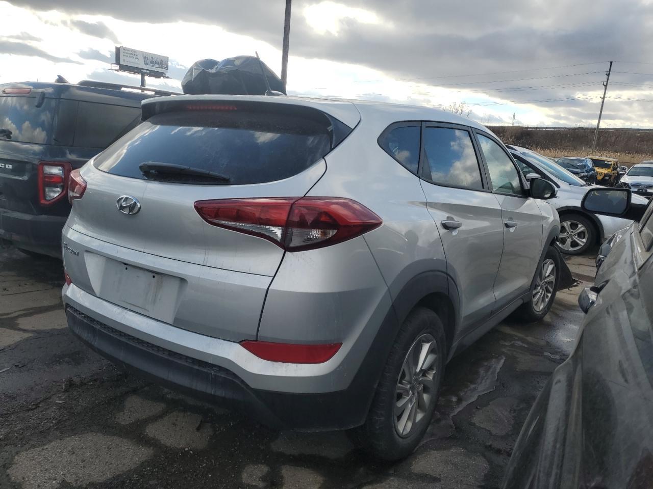 2016 HYUNDAI TUCSON SE - Фото 3