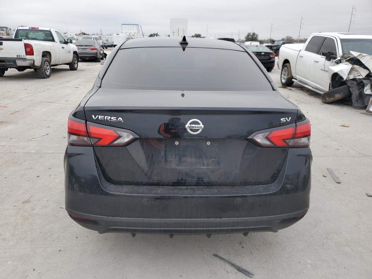 2021 NISSAN VERSA SV - Фото 6