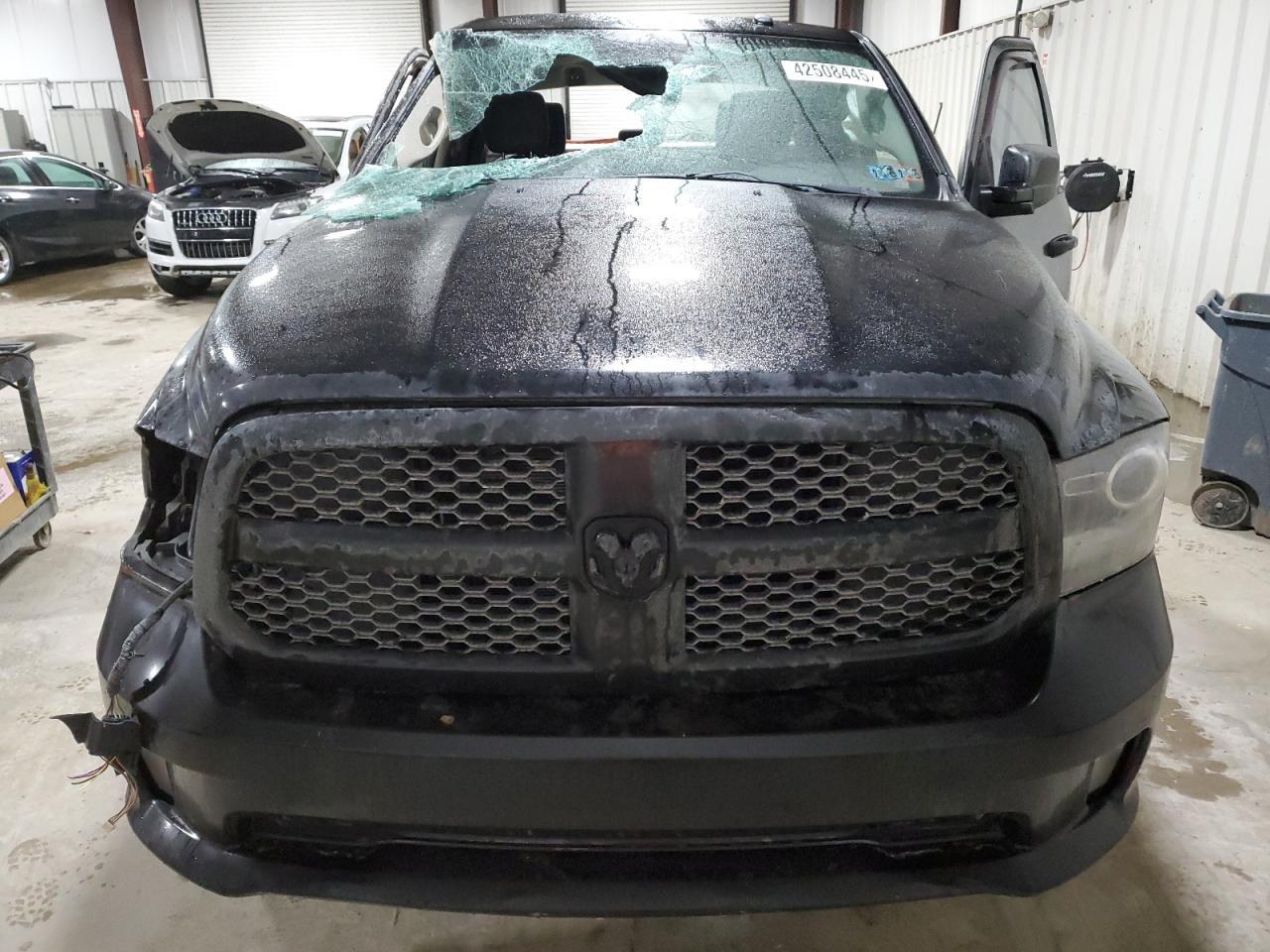 2014 RAM 1500 ST - Image 5