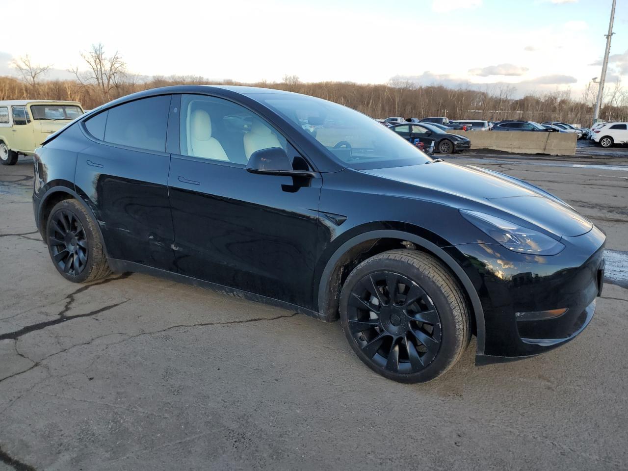 2024 TESLA MODEL Y - Фото 4