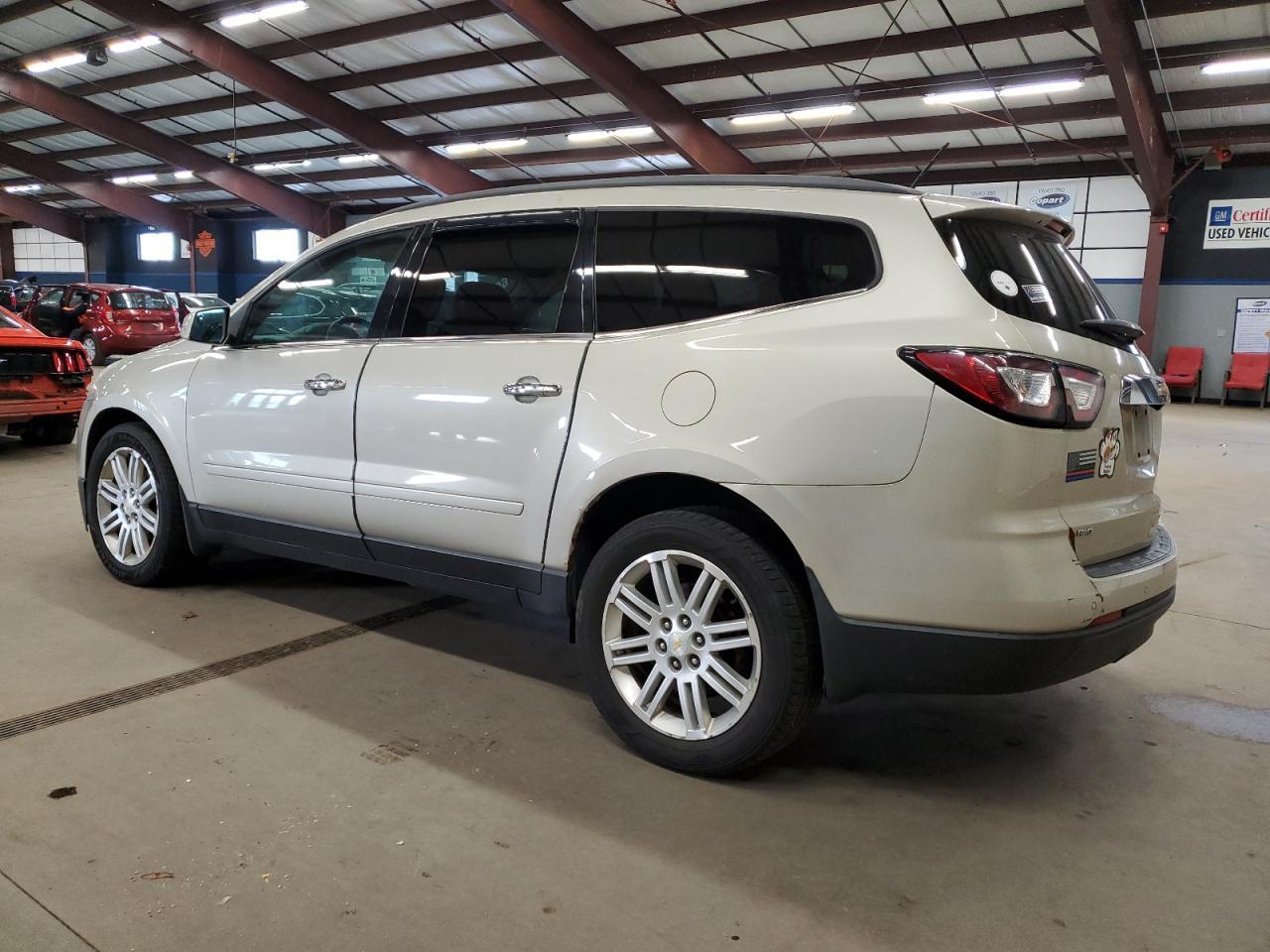 2014 CHEVROLET TRAVERSE L - Image 2