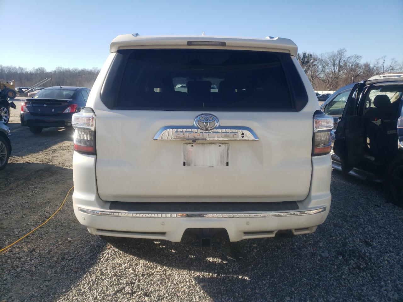 2018 TOYOTA 4RUNNER SR - Фото 6