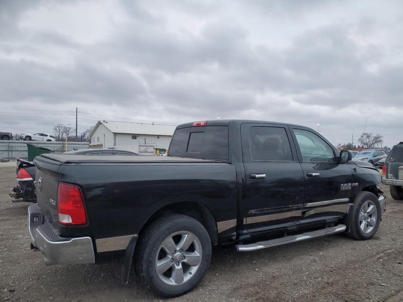 2017 RAM 1500 SLT - Image 3