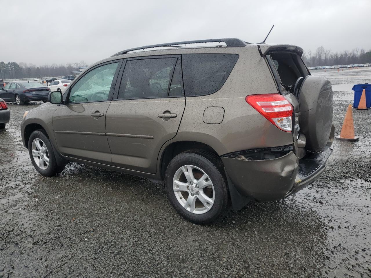 2011 TOYOTA RAV4 - Image 2