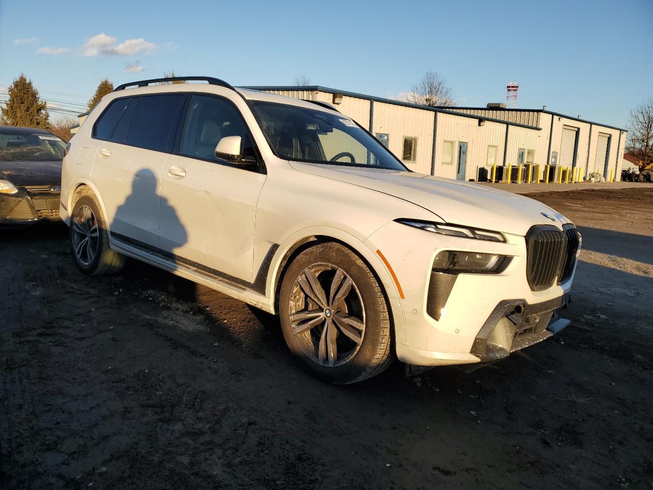 2024 BMW X7 XDRIVE4 - Image 4