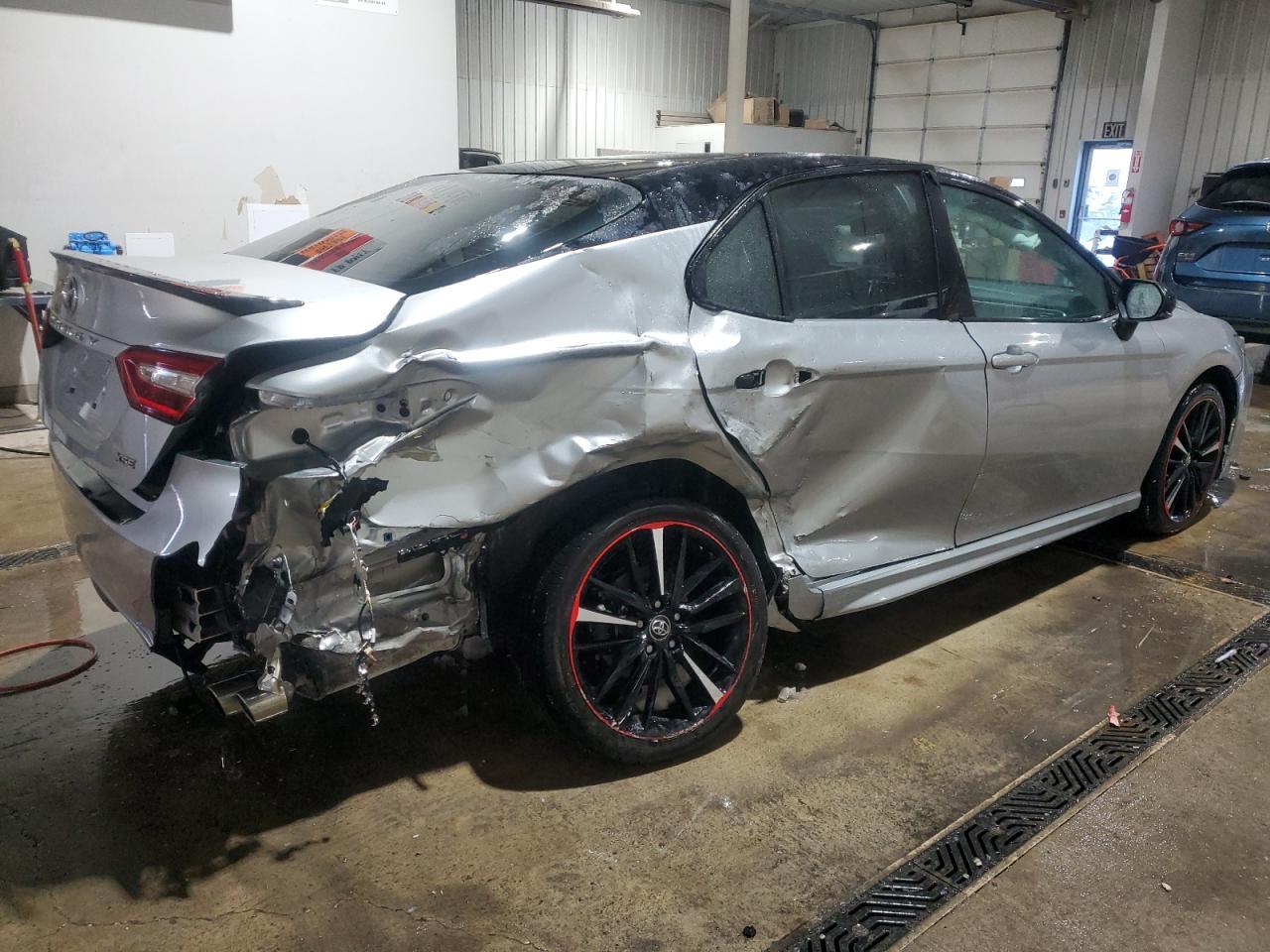 2018 TOYOTA CAMRY XSE - Фото 3