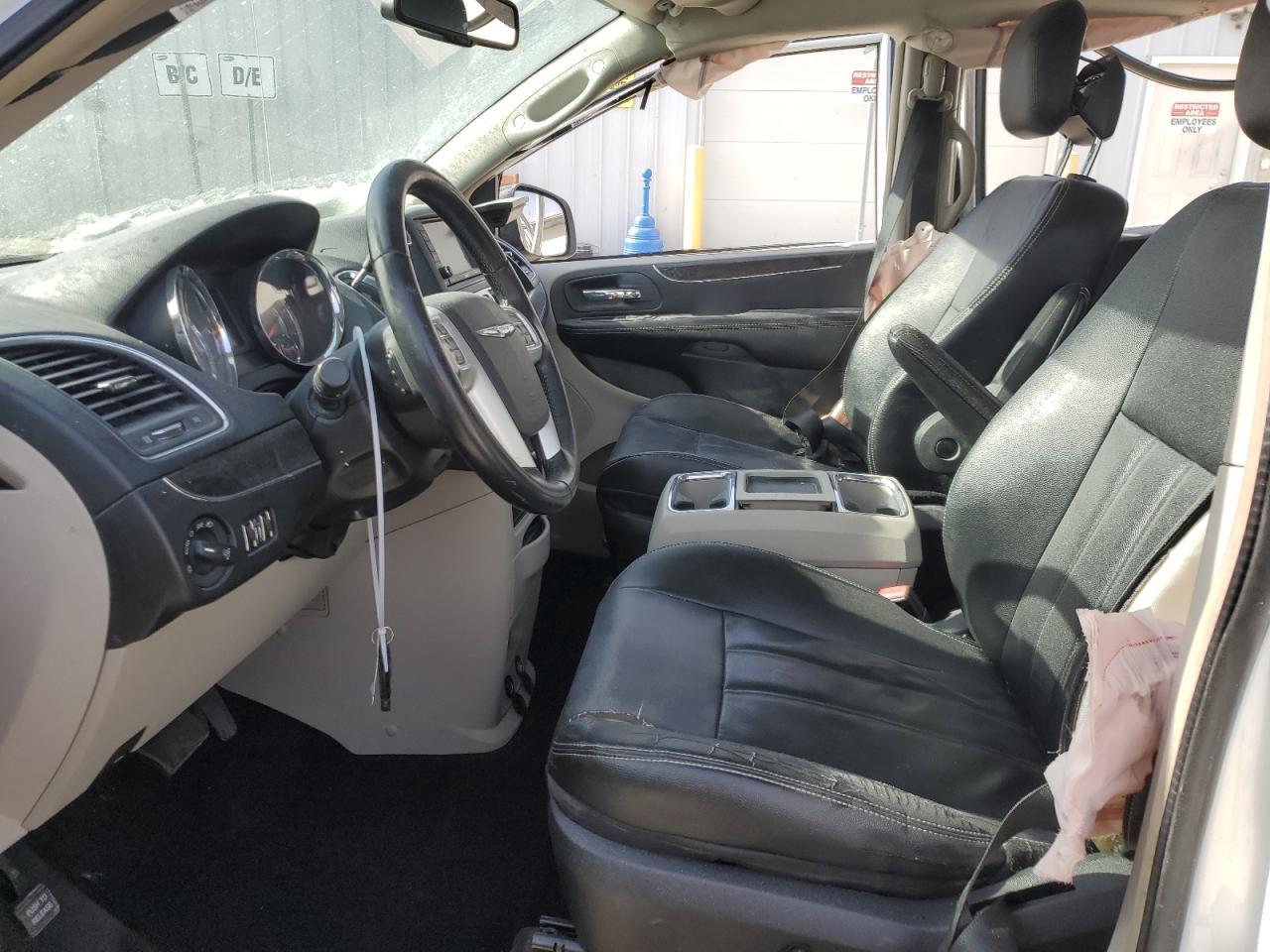 2014 CHRYSLER TOWN & COU - Фото 7