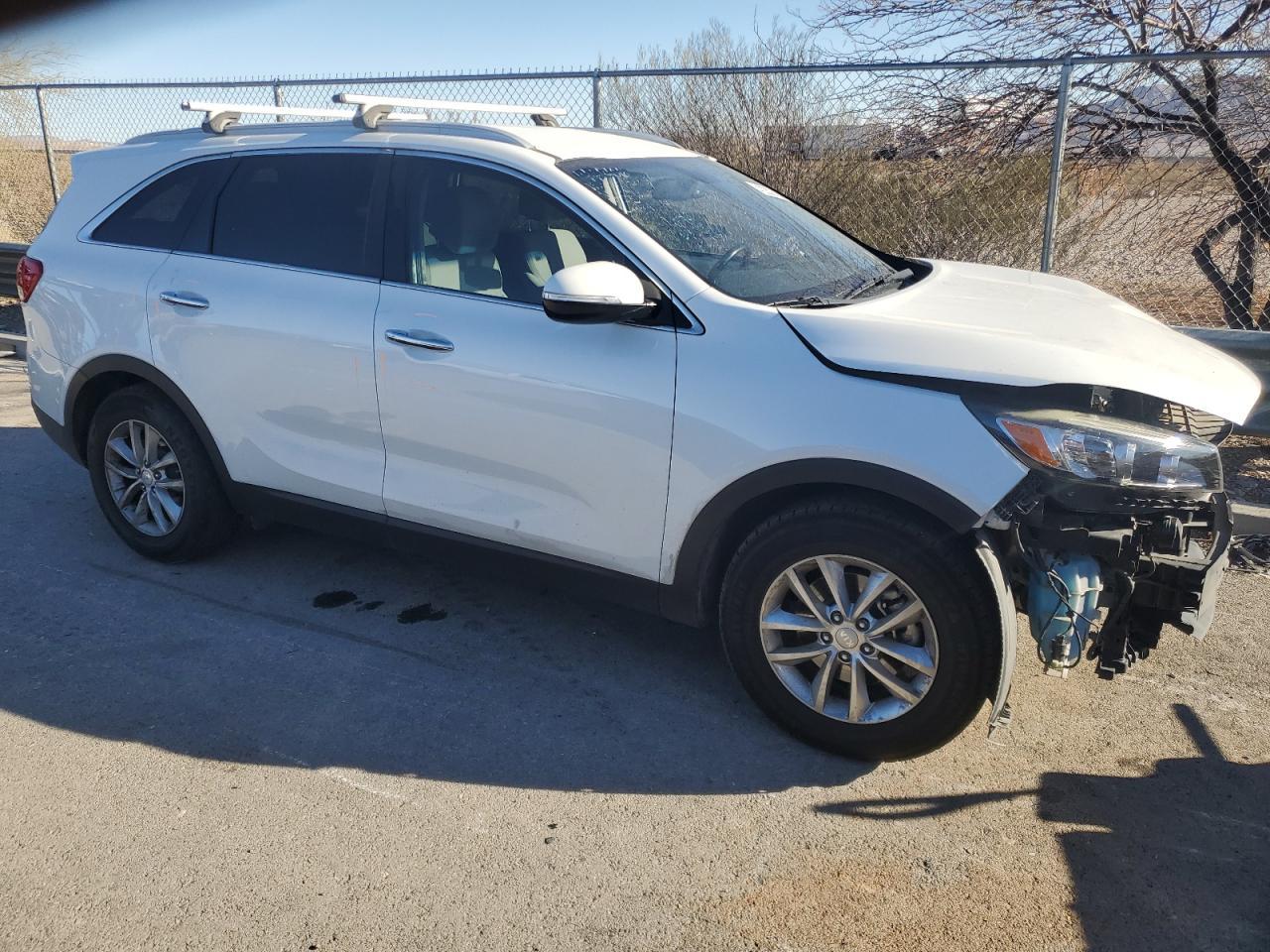 2017 KIA SORENTO LX - Фото 4
