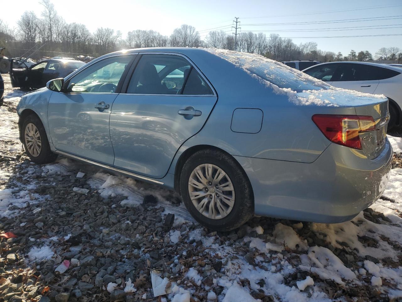 2013 TOYOTA CAMRY L - Фото 2