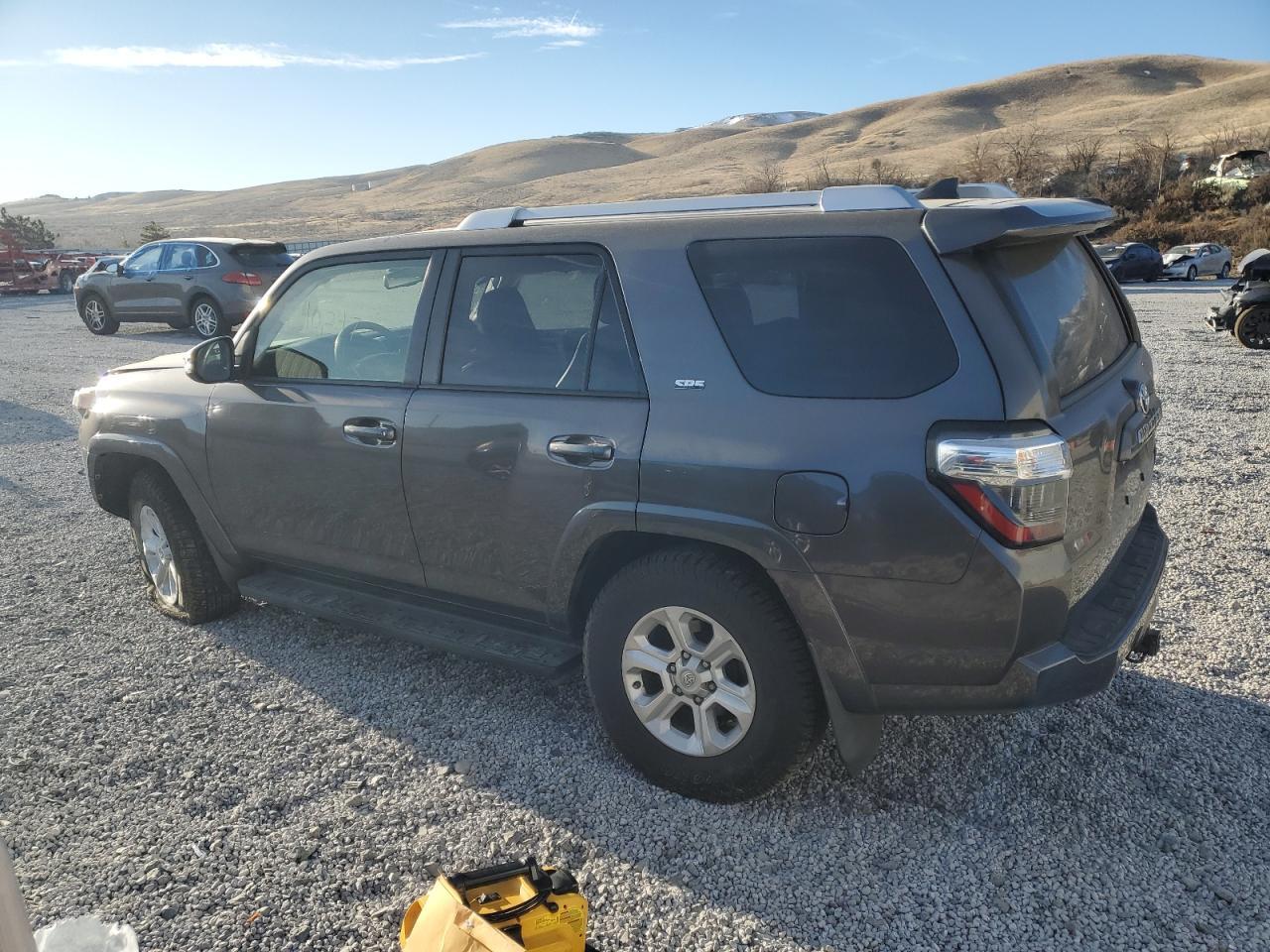 2017 TOYOTA 4RUNNER SR - Фото 2