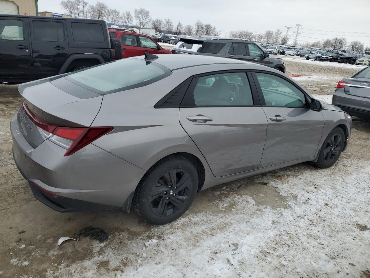 2022 HYUNDAI ELANTRA SE - Фото 3