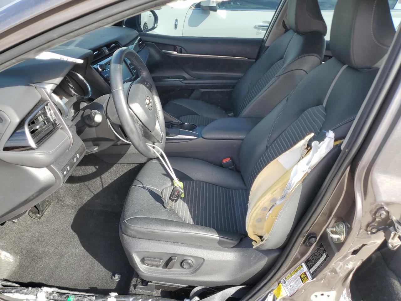 2020 TOYOTA CAMRY SE - Image 7