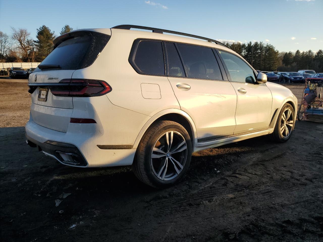 2024 BMW X7 XDRIVE4 - Image 3