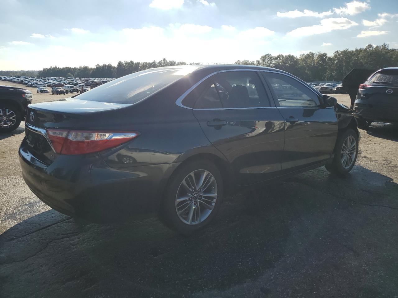2016 TOYOTA CAMRY LE - Фото 3