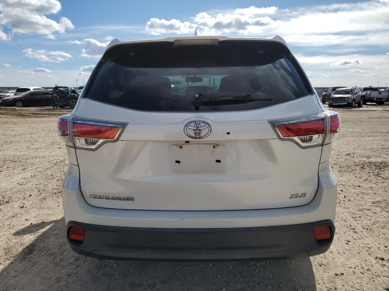 2014 TOYOTA HIGHLANDER - Image 6