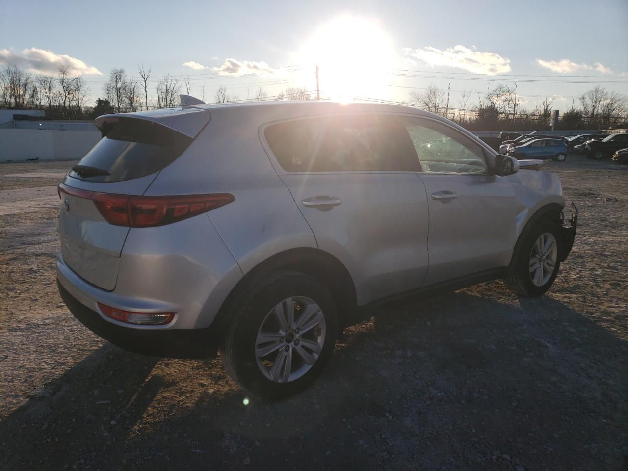 2017 KIA SPORTAGE L - Image 3