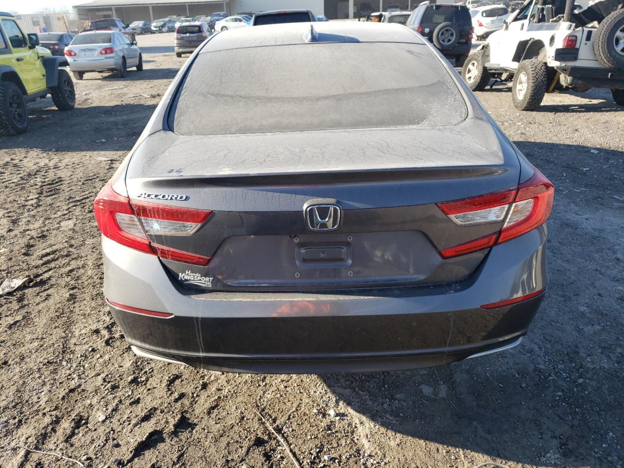 2018 HONDA ACCORD LX - Image 6
