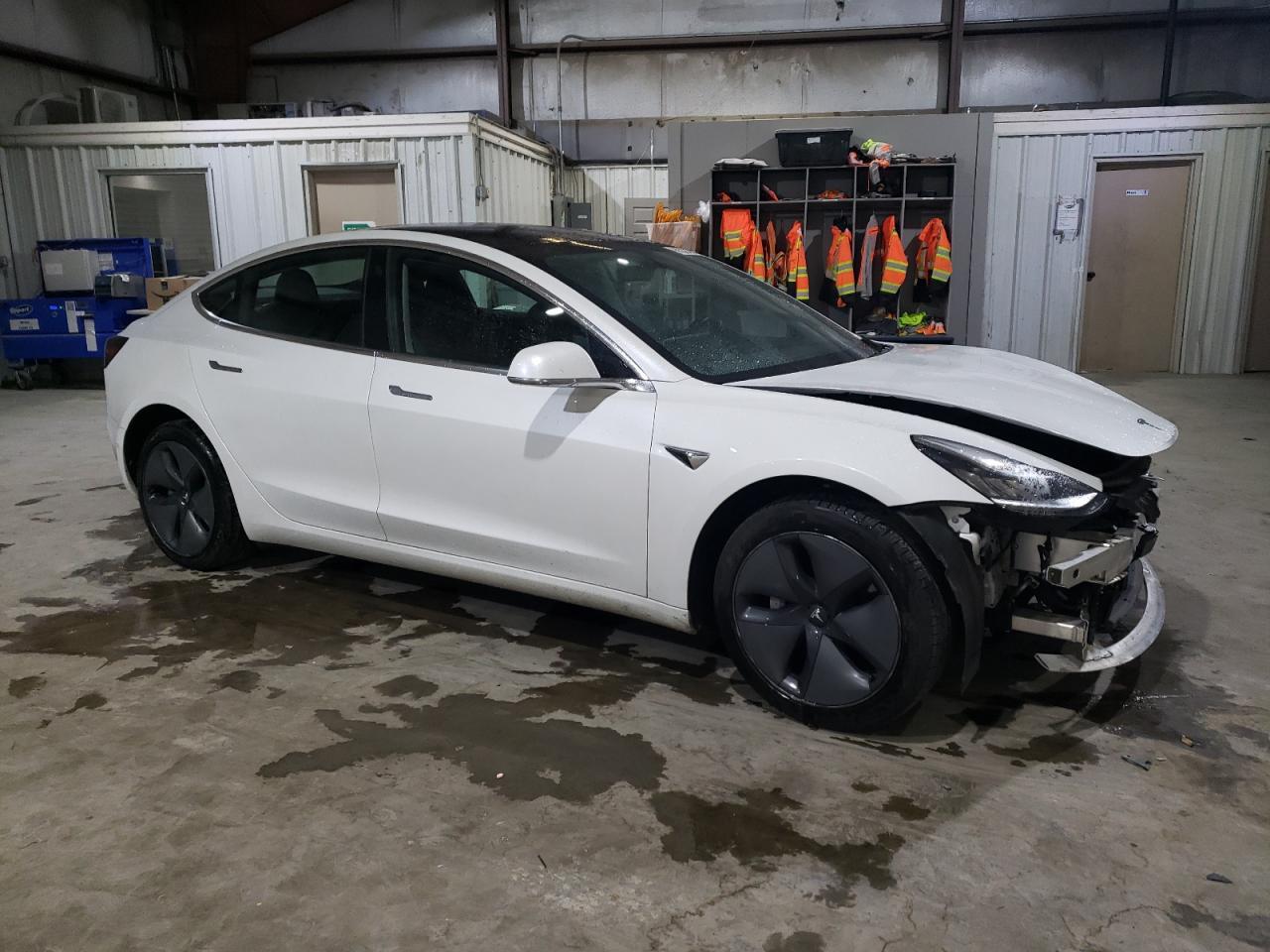 2019 TESLA MODEL 3 - Image 4