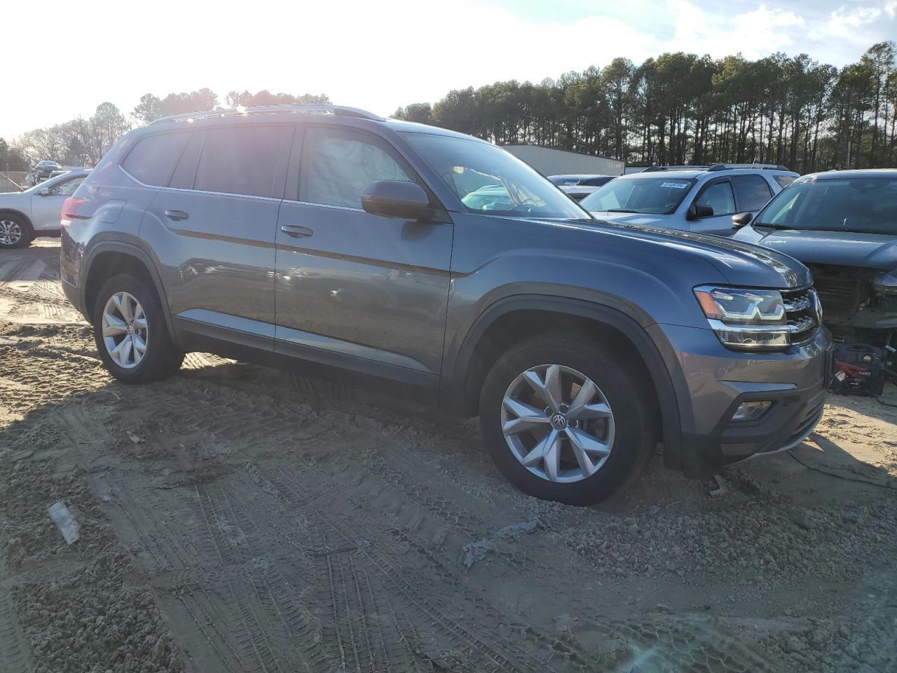 2018 VOLKSWAGEN ATLAS SE - Image 4