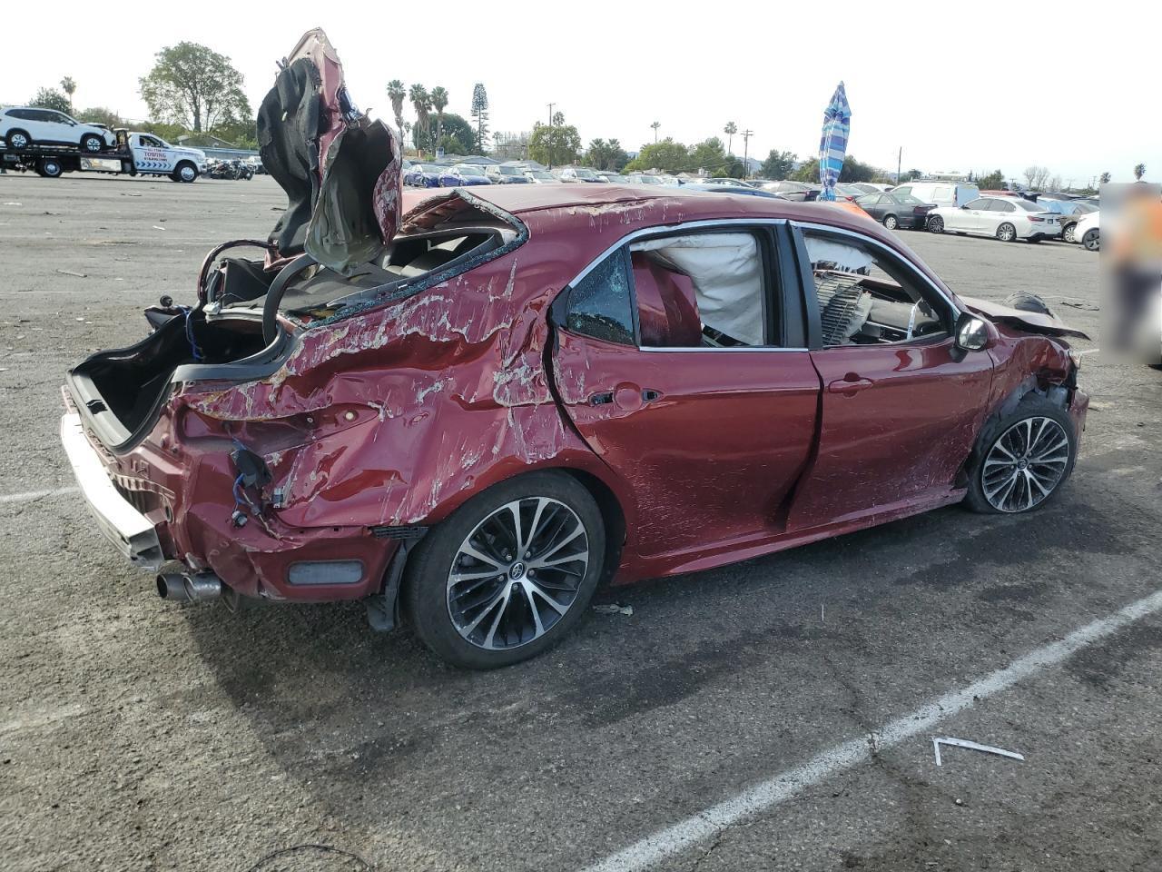 2018 TOYOTA CAMRY L - Фото 3