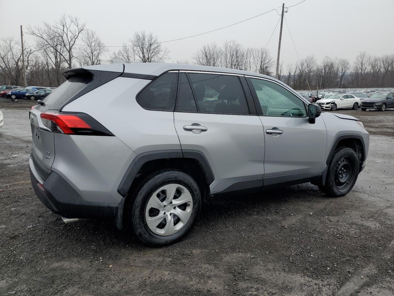 2023 TOYOTA RAV4 LE - Фото 3