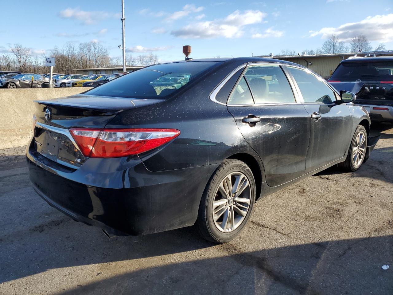 2017 TOYOTA CAMRY LE - Фото 3