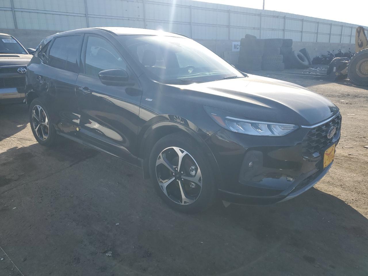 2023 FORD ESCAPE ST - Image 4