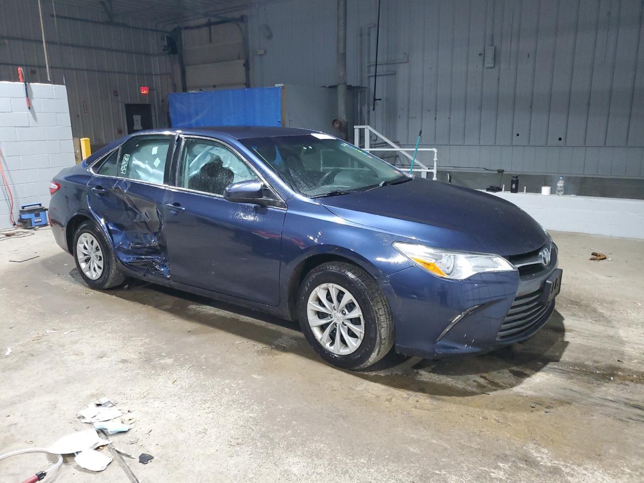 2015 TOYOTA CAMRY LE - Фото 4