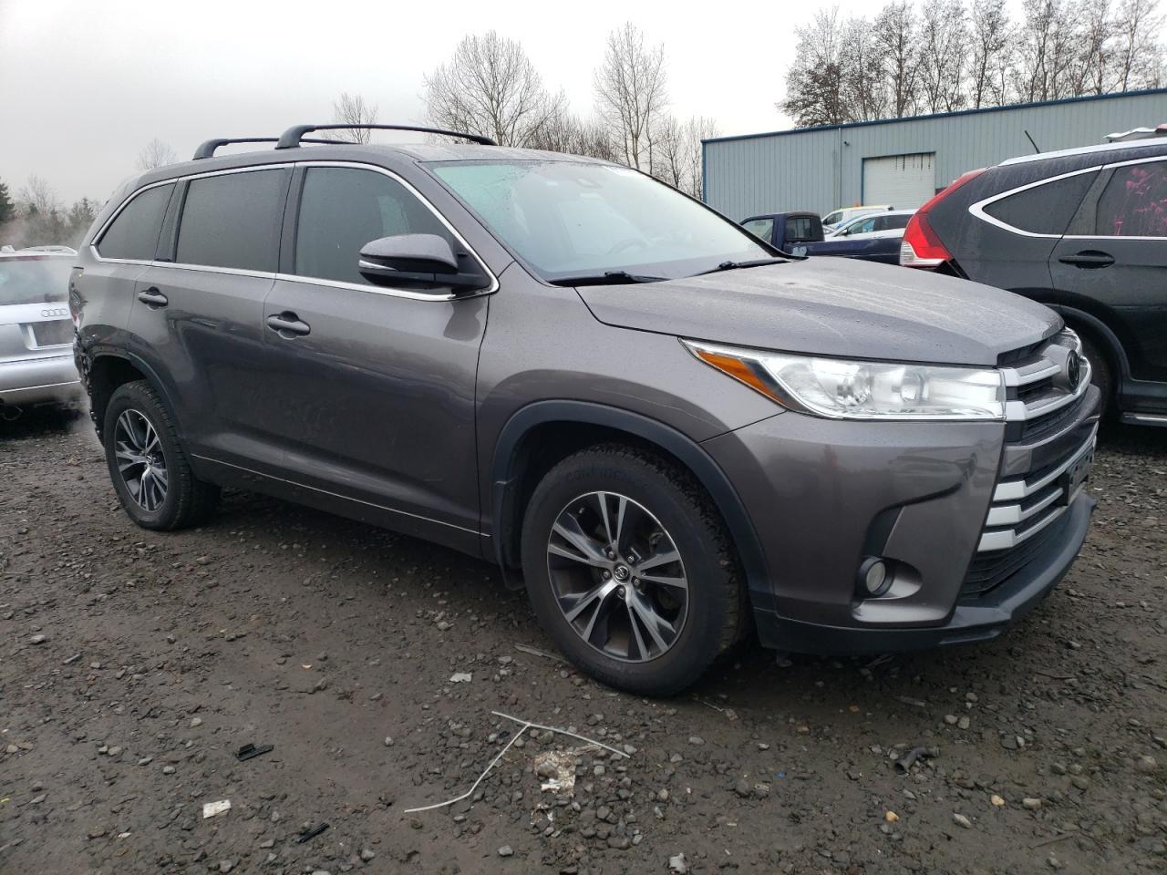 2018 TOYOTA HIGHLANDER - Image 4