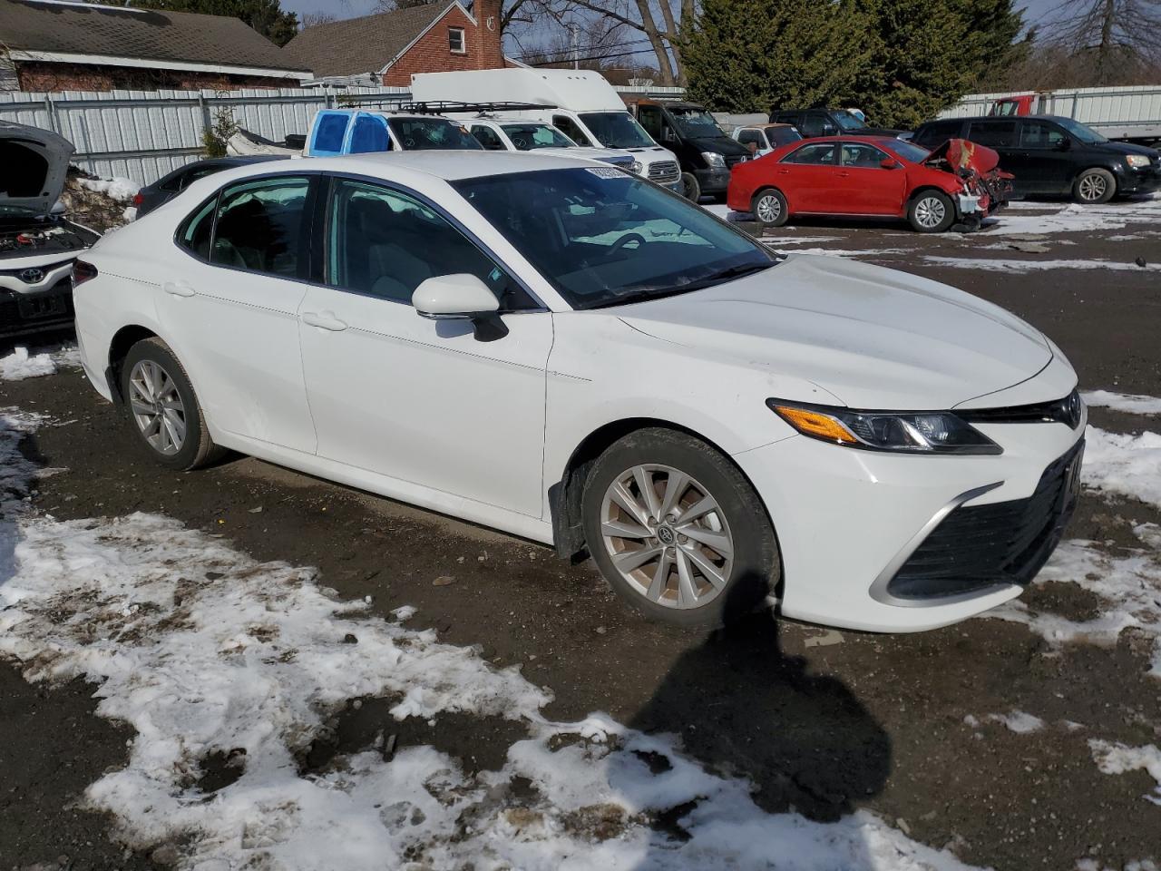 2023 TOYOTA CAMRY LE - Фото 4
