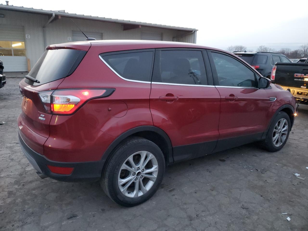 2017 FORD ESCAPE SE - Фото 3