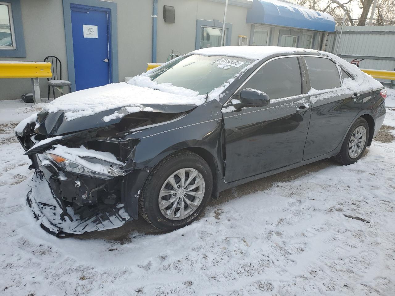 2015 TOYOTA CAMRY LE