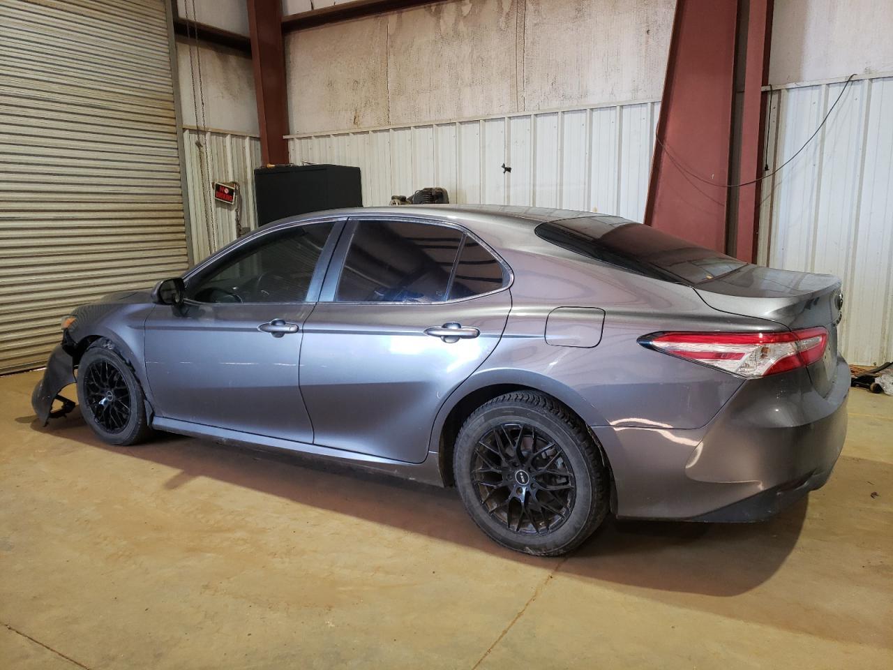 2018 TOYOTA CAMRY L - Фото 2