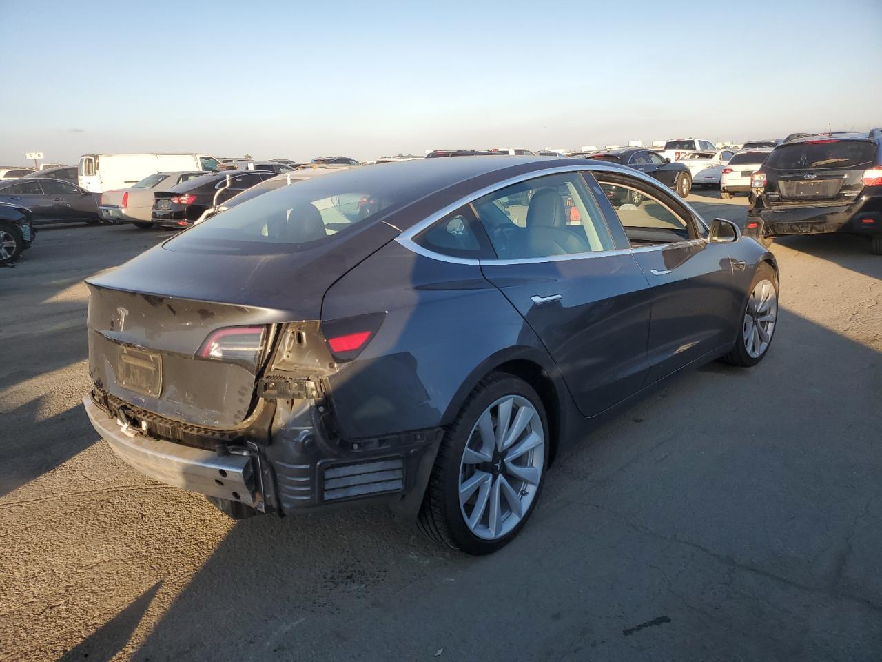 2019 TESLA MODEL 3 - Фото 3