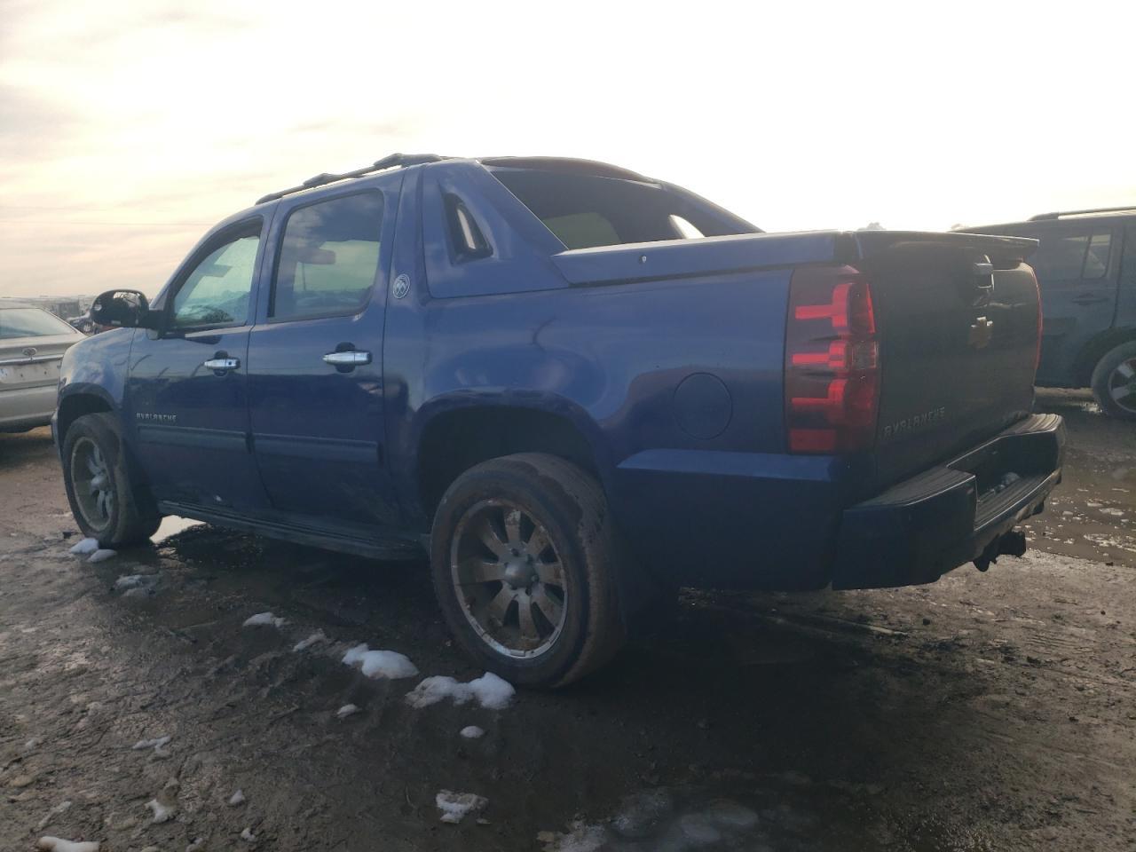 2013 CHEVROLET AVALANCHE - Фото 2