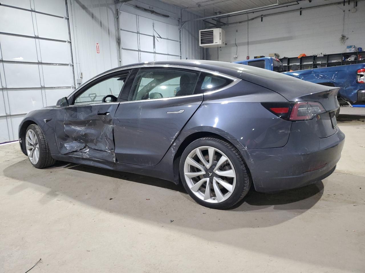 2019 TESLA MODEL 3 - Фото 2