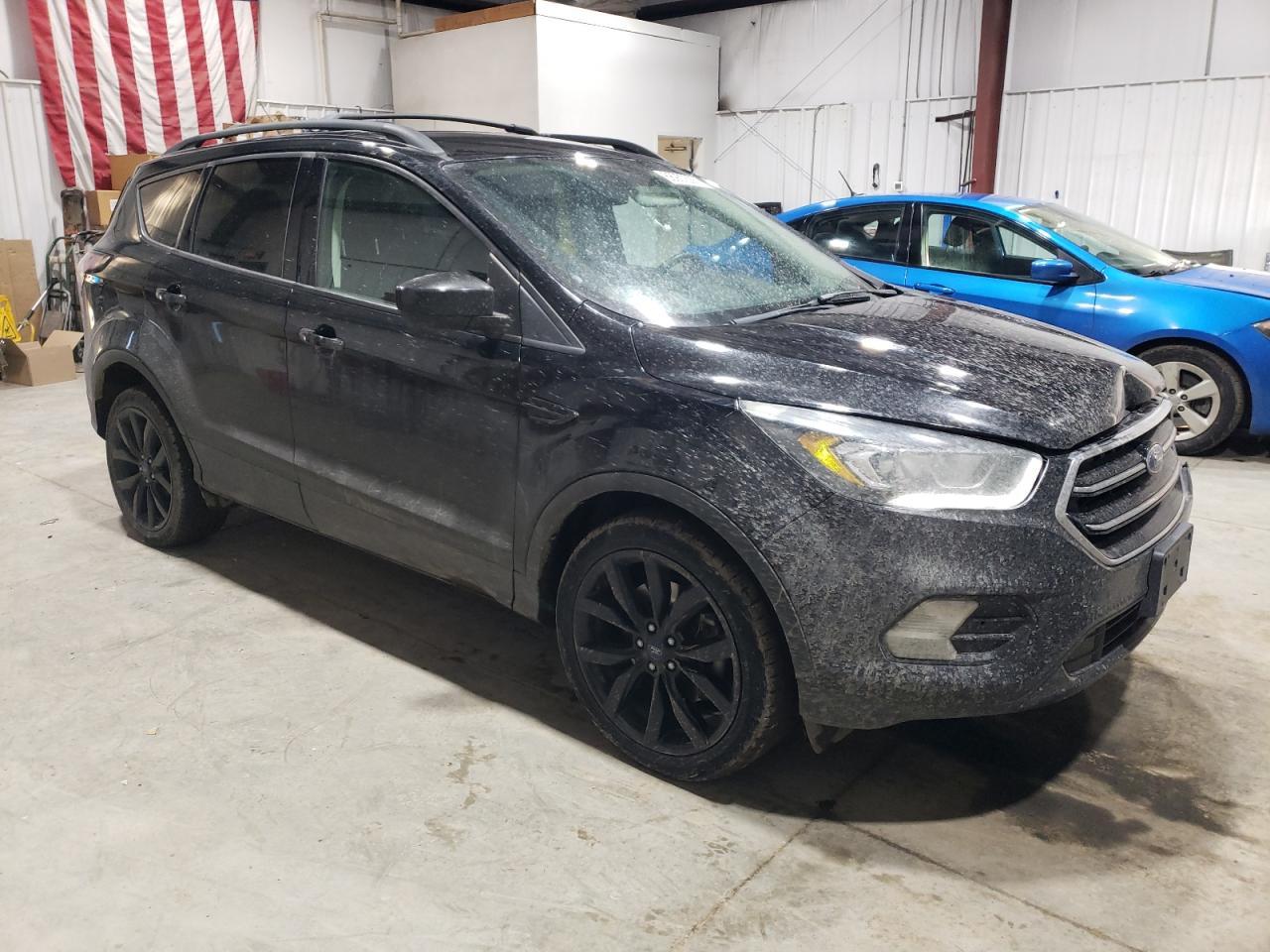 2017 FORD ESCAPE SE - Image 4
