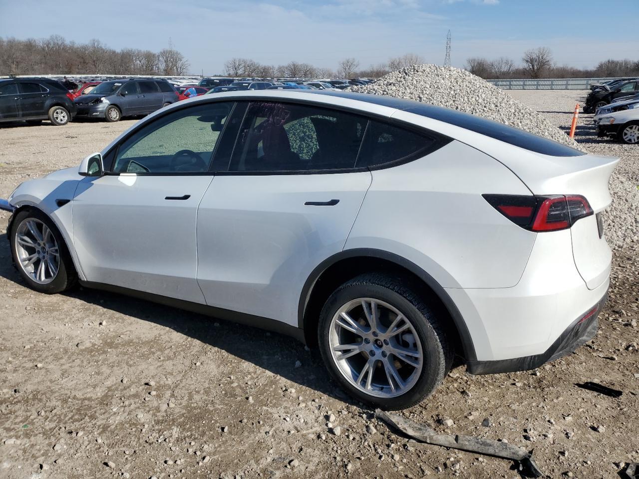 2024 TESLA MODEL Y - Image 2