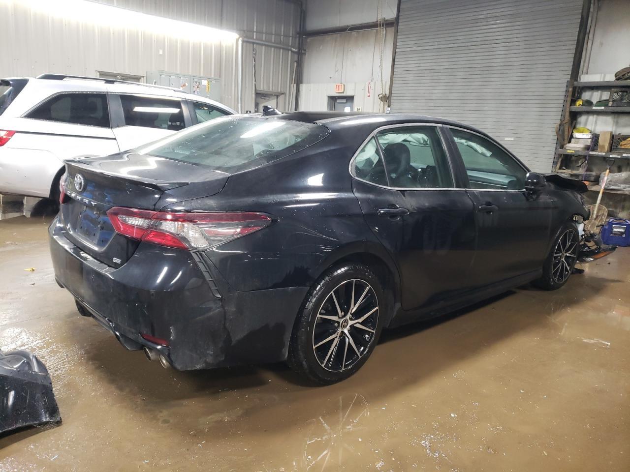 2021 TOYOTA CAMRY SE - Image 3