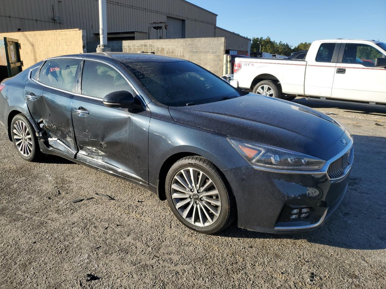 2017 KIA CADENZA PR - Image 4