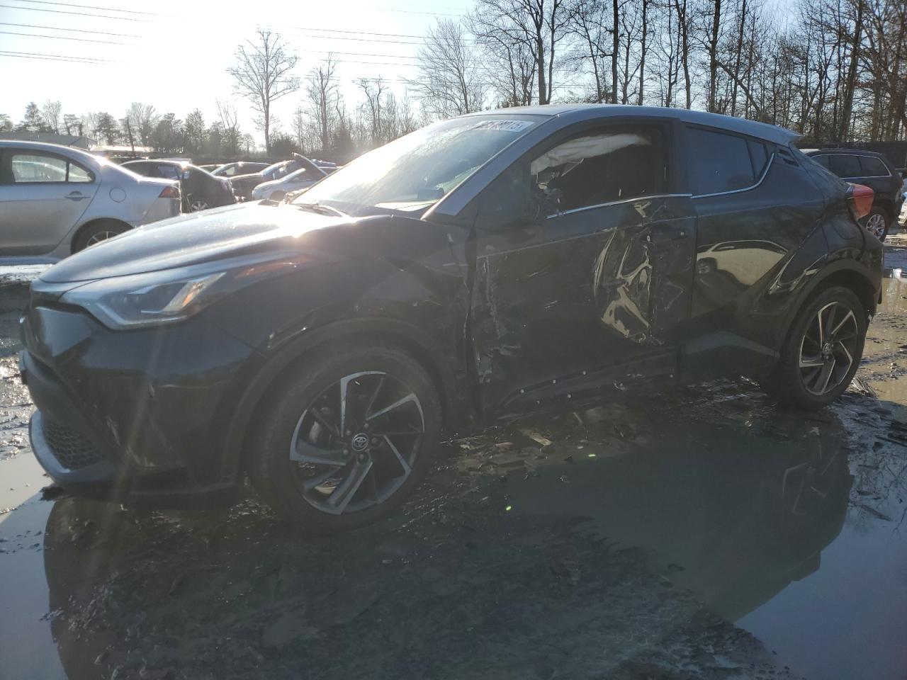 2021 TOYOTA C-HR XLE