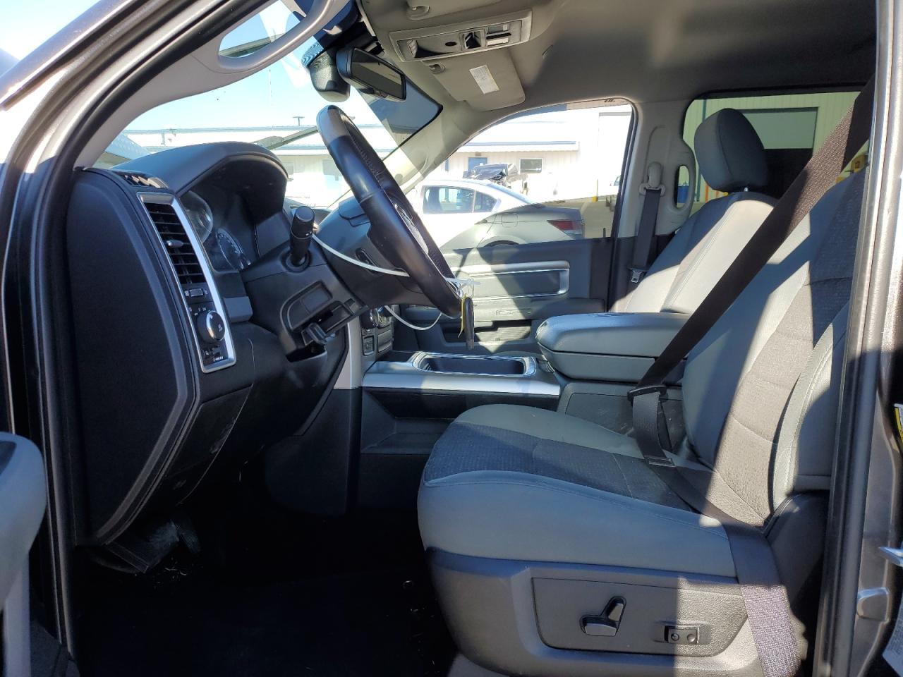 2017 RAM 1500 SLT - Фото 7