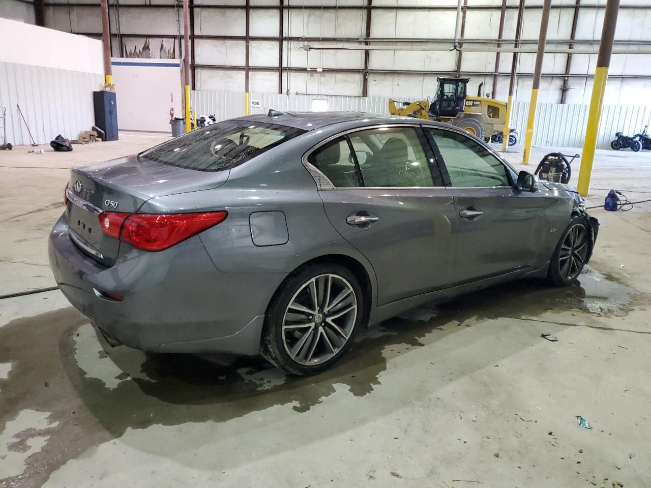 2016 INFINITI Q50 PREMIU - Фото 3