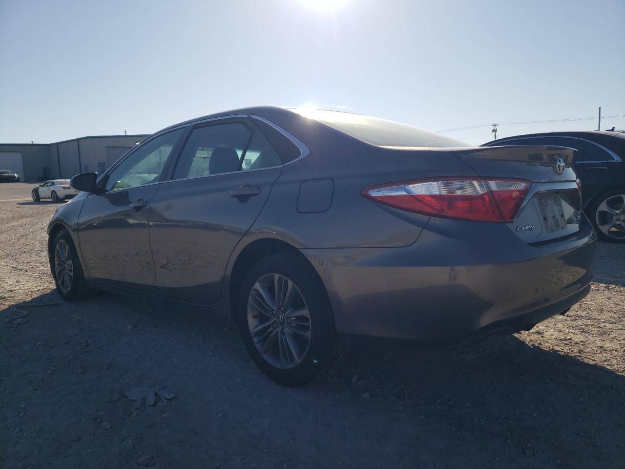2017 TOYOTA CAMRY LE - Фото 2