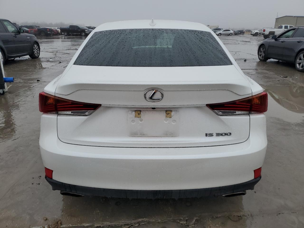 2018 LEXUS IS 300 - Image 6